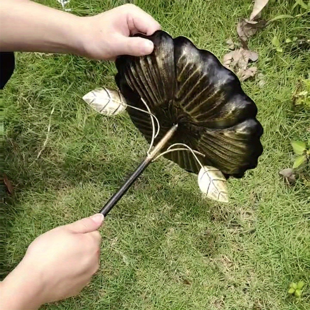 Bird Feeder and Bath Combo Lotus Leaf Shaped Birdbath Feeding Bowl with Stake for Garden, Yard Porch, Without Battery