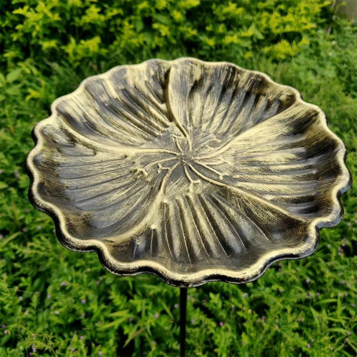 Bird Feeder and Bath Combo Lotus Leaf Shaped Birdbath Feeding Bowl with Stake for Garden, Yard Porch, Without Battery