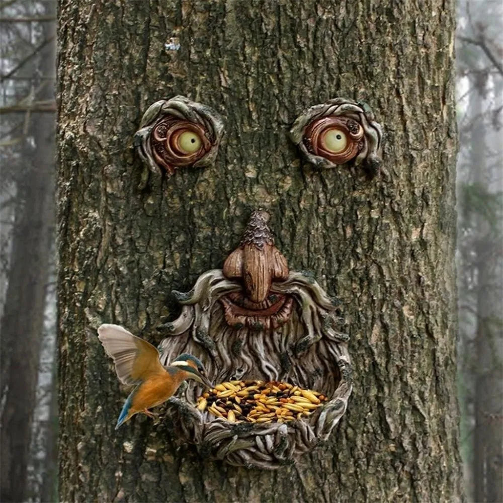 Funny Tree Face Resin Luminous Outdoor Bird Feeder Sculpture Decoration Hanging Wild Bird Feeder Yard Art Garden Decor Can be Us